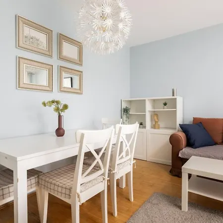 Nutmeg Wola Apartment