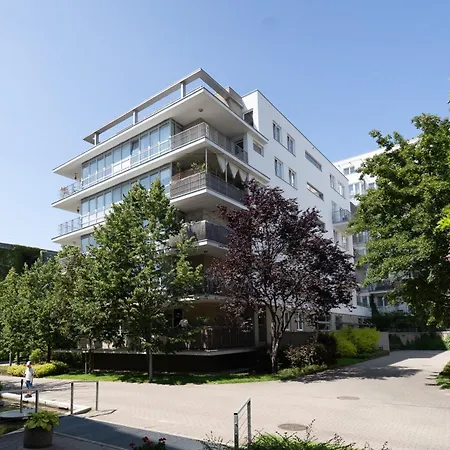 Nutmeg With Parking Wola 华沙