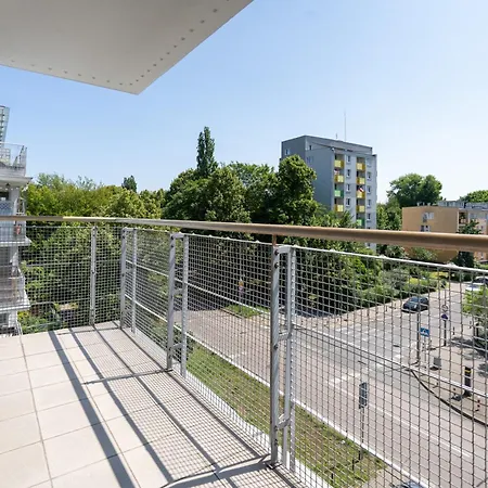 Nutmeg With Parking Wola *