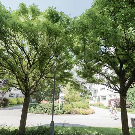 Nutmeg With Parking Wola * 华沙