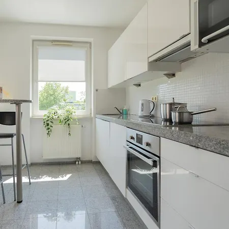 Nutmeg With Parking Wola Apartament
