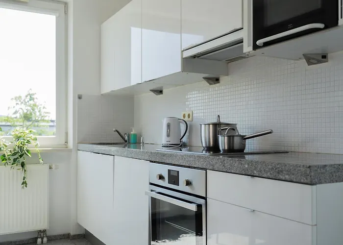 Nutmeg With Parking Wola