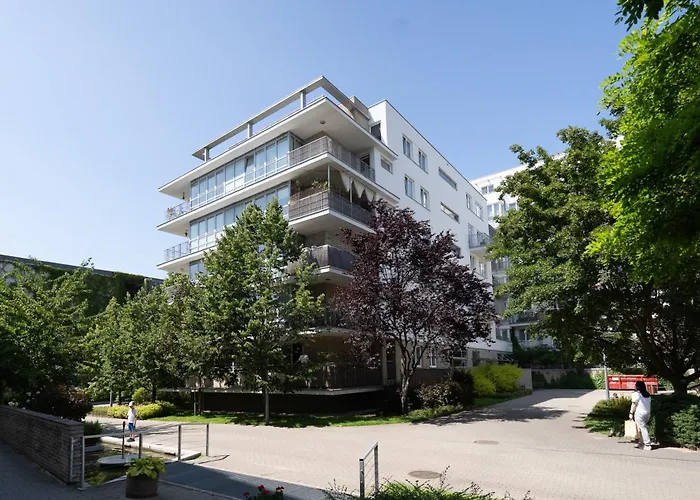 Nutmeg With Parking Wola Varsó