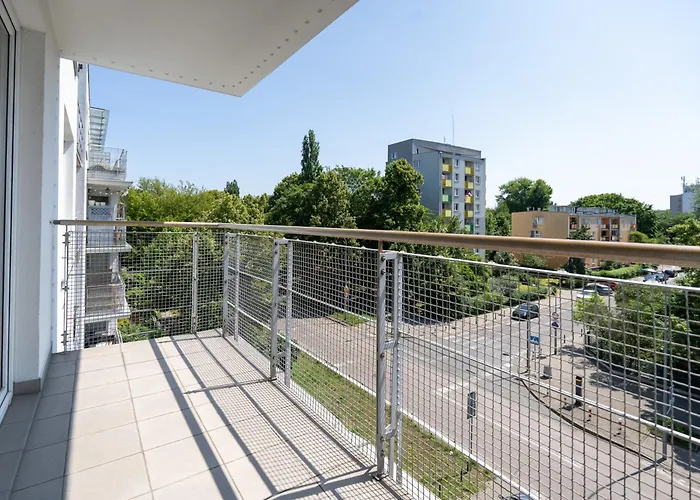 Nutmeg With Parking Wola *