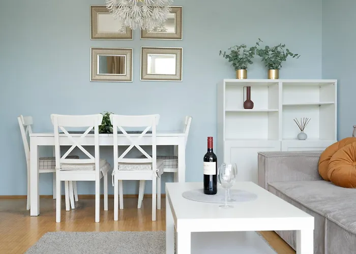 Nutmeg With Parking Wola Lejlighed *