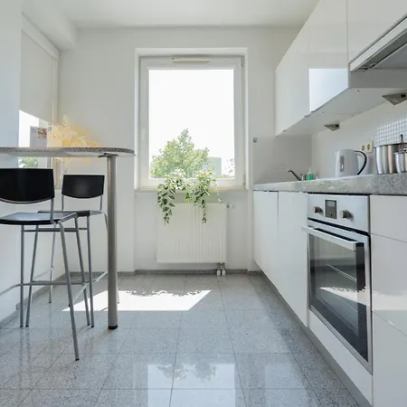 Appartement Nutmeg With Parking Wola Varsovie