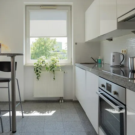 Nutmeg With Parking Wola Appartement Varsovie